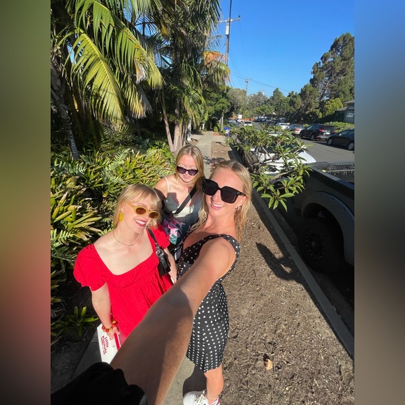 Meet your Posher, Hawley - Picture 2 of 2